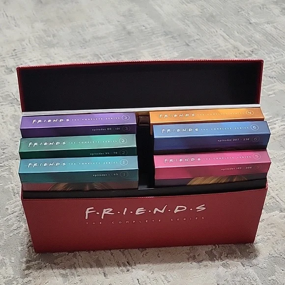 Friends complete series box set - Picture 2 of 5